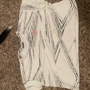 Gymshark Zone Graphic Crop Tee Black/white workout crop